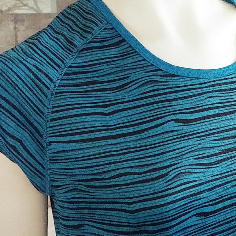 3 for $15 - XL Champion DuoDry Workout Top - Picture 2 of 7